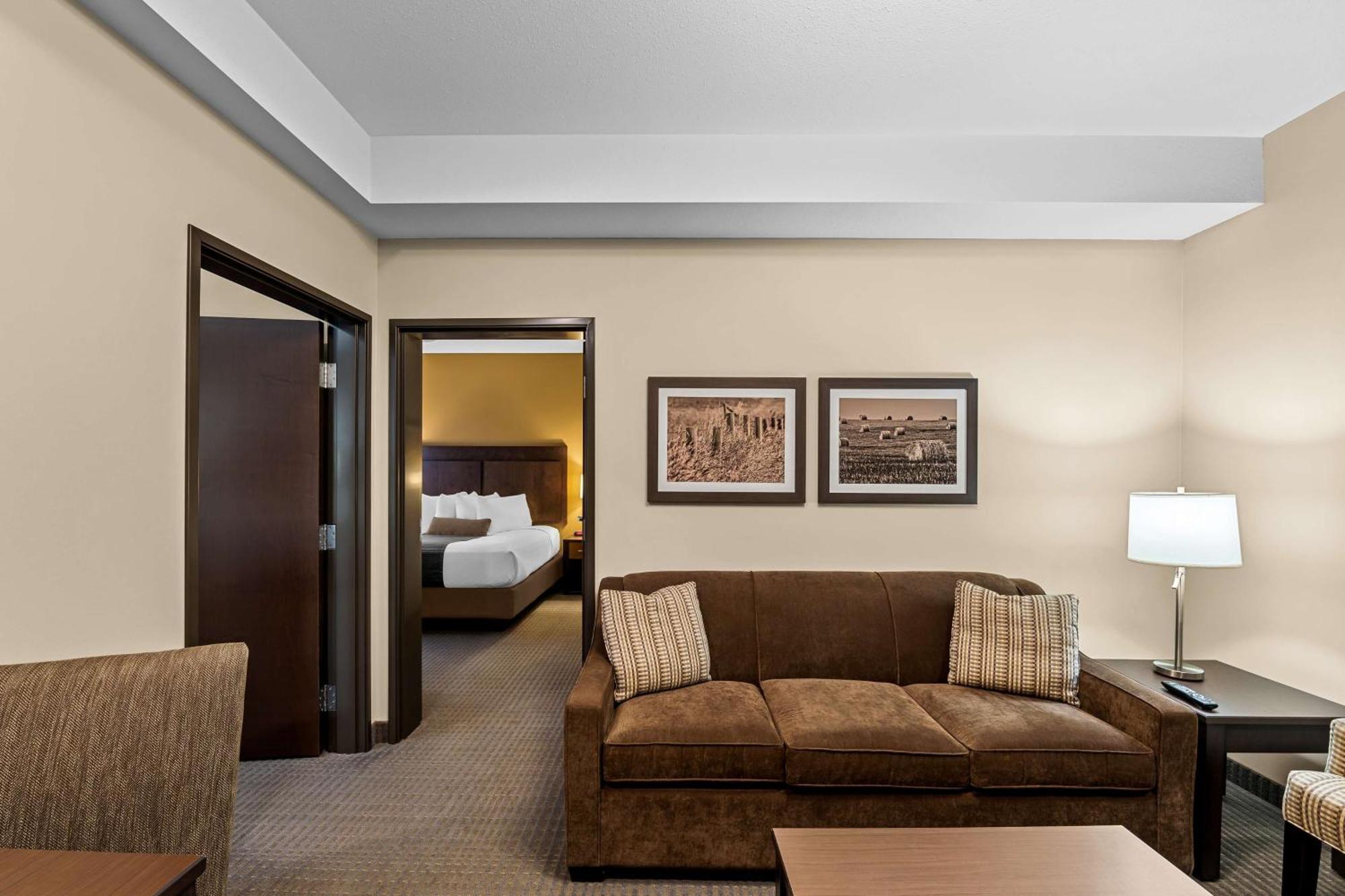 Best Western Plus Lacombe Inn And Suites Kültér fotó